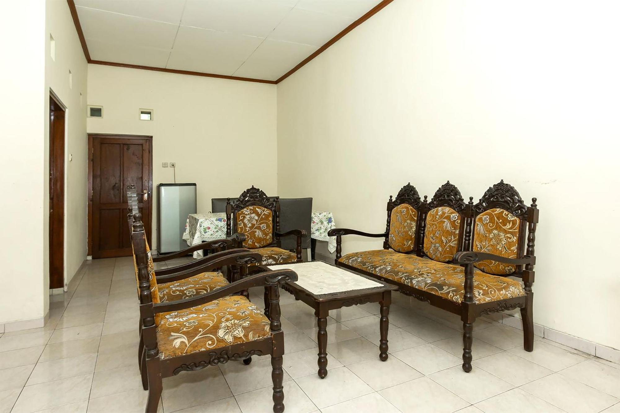 Hotel Super Oyo 1150 Omah Ladrang Kejayan Exterior foto